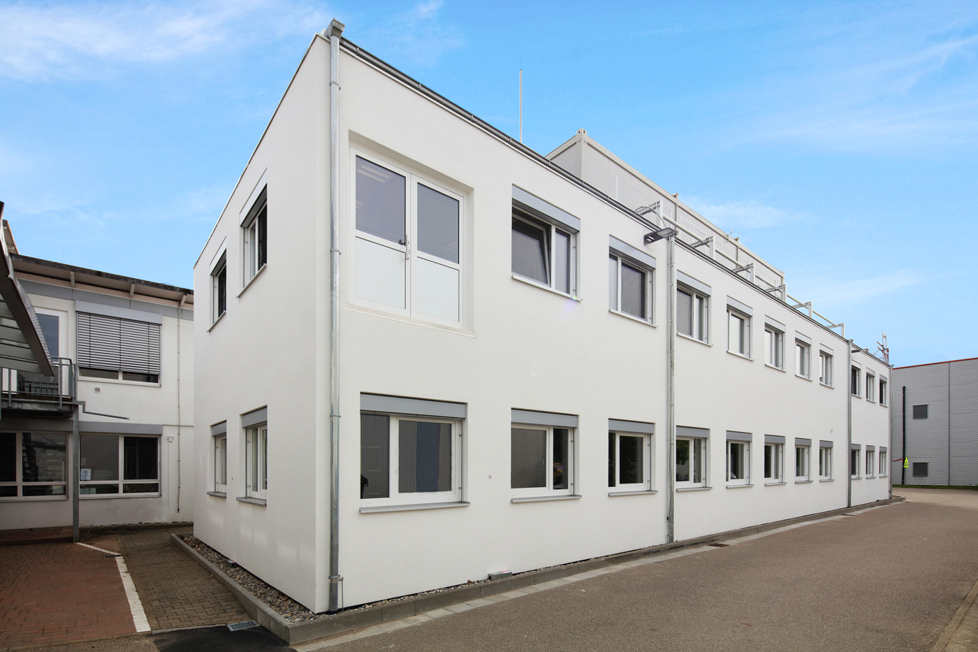 , Würzburger AG und Heinkel Modulbau GmbH erweitern Herzkatheter- Produktion der VascoMed GmbH in Binzen, Heinkel Modulbau